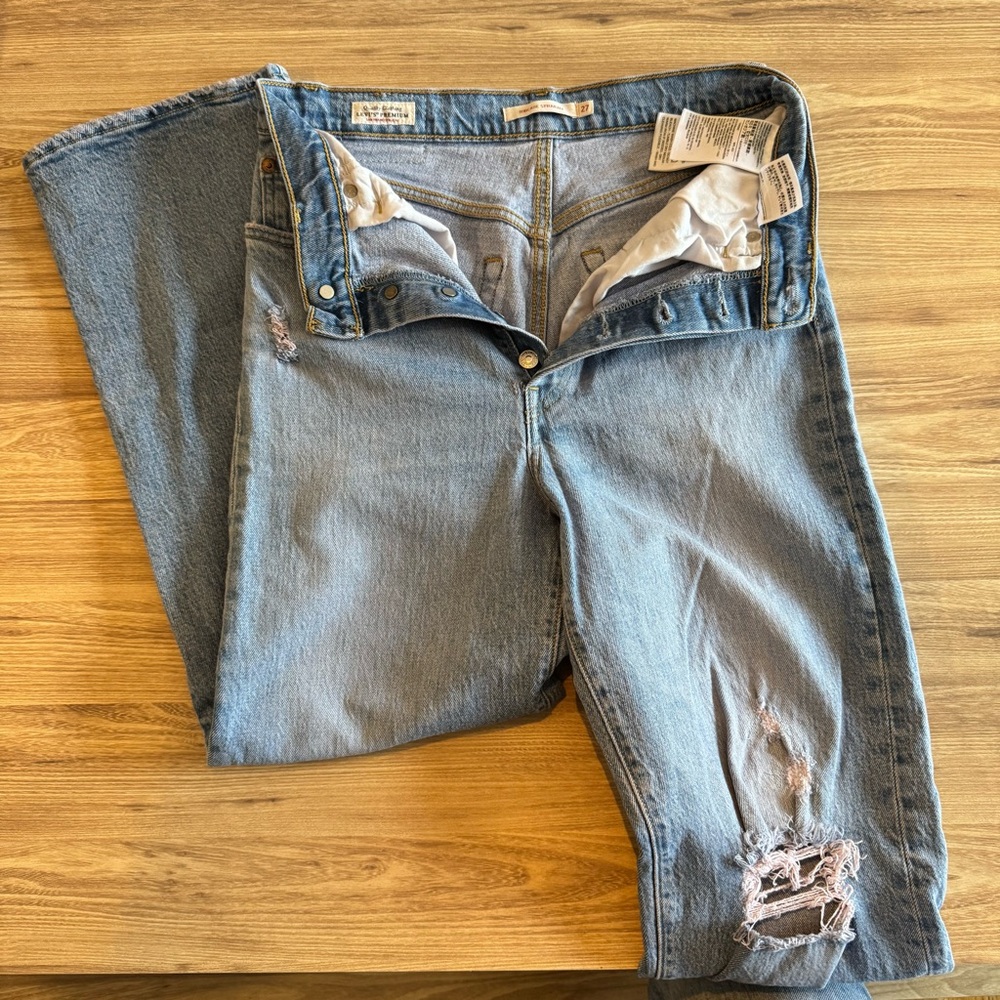 Levi's Distressed Ribcage Straight